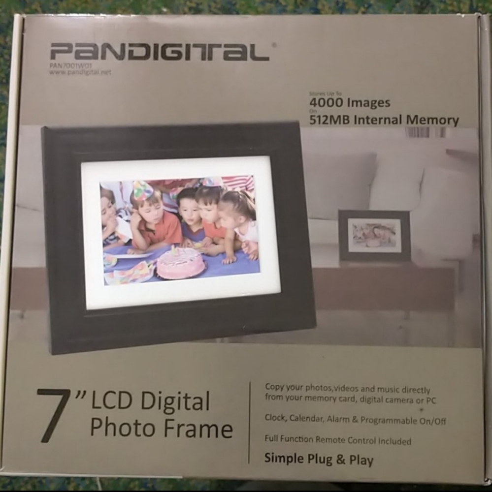 PANDIGITAL LCD Remote Control Digital Photo Frame wVideo, Music, Alarm+ Calendar